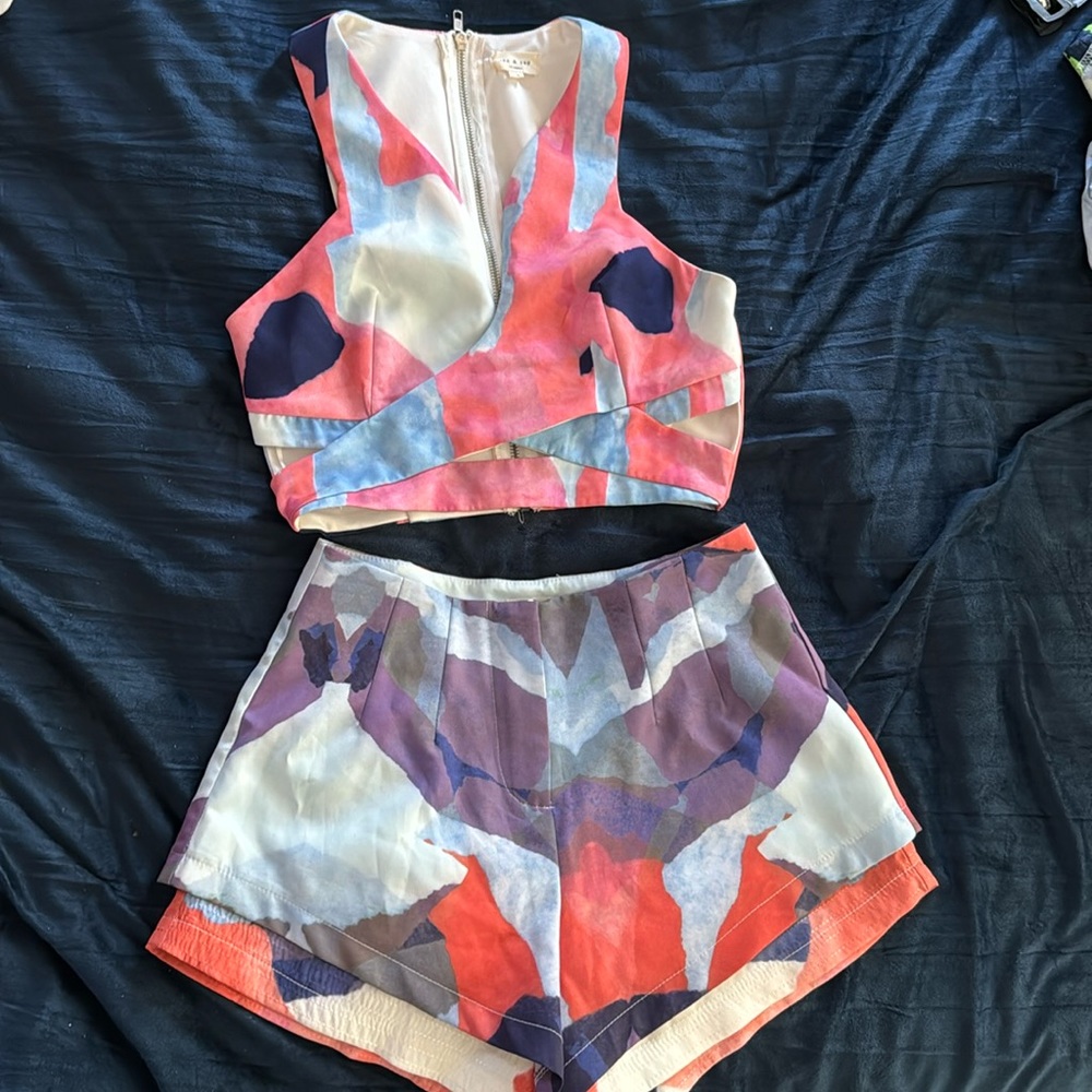 ELEGANT SHORT AND TOP SET